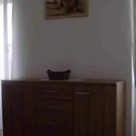 Kiki Lumbarda