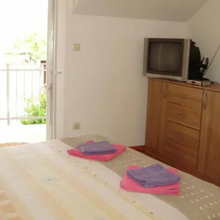 Kiki Apartamento Lumbarda